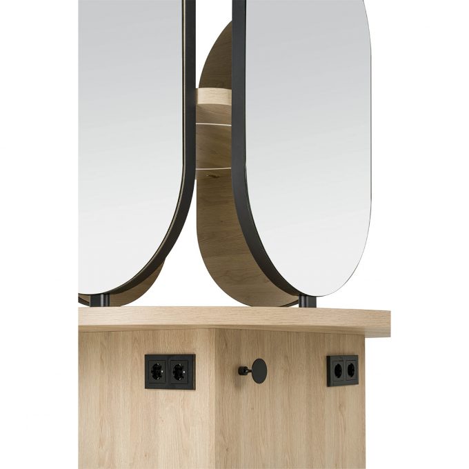 Poste coiffage central 3 places avec grands miroirs arrondie, reposes pieds en métal noir, doubles prises et éclairages LED et portes sac à main dans les options